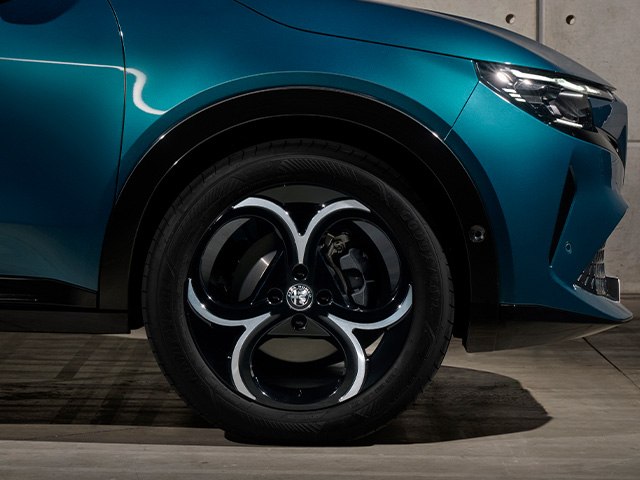 Alfa Romeo Junior - Junior Ibrida - Esterno - Ruote