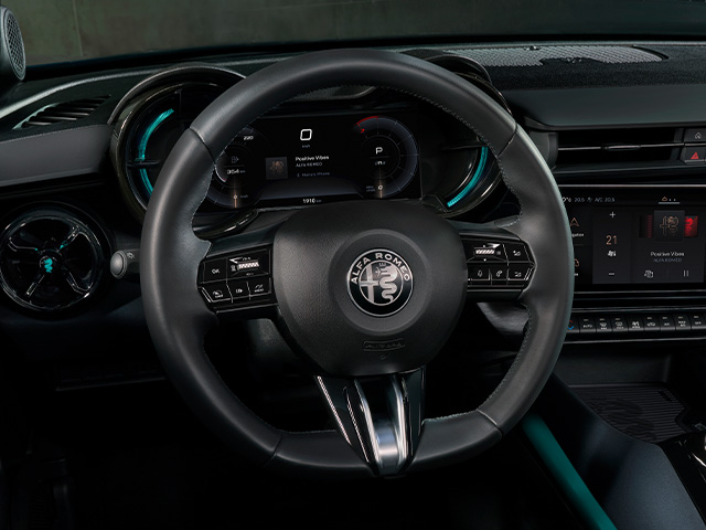 Alfa Romeo Junior - Junior Ibrida - Interno - Volante