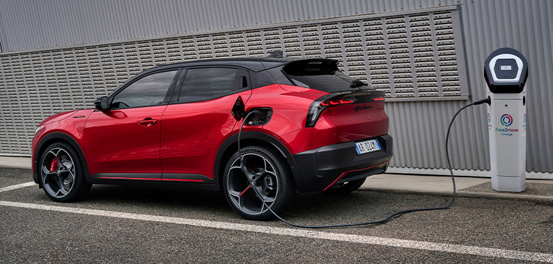 Alfa Romeo Junior - Junior Elettrica - Ricarica pubblica