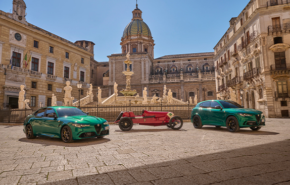 Alfa Romeo Quadrifoglio Serie Speciale - 100 Anniversario